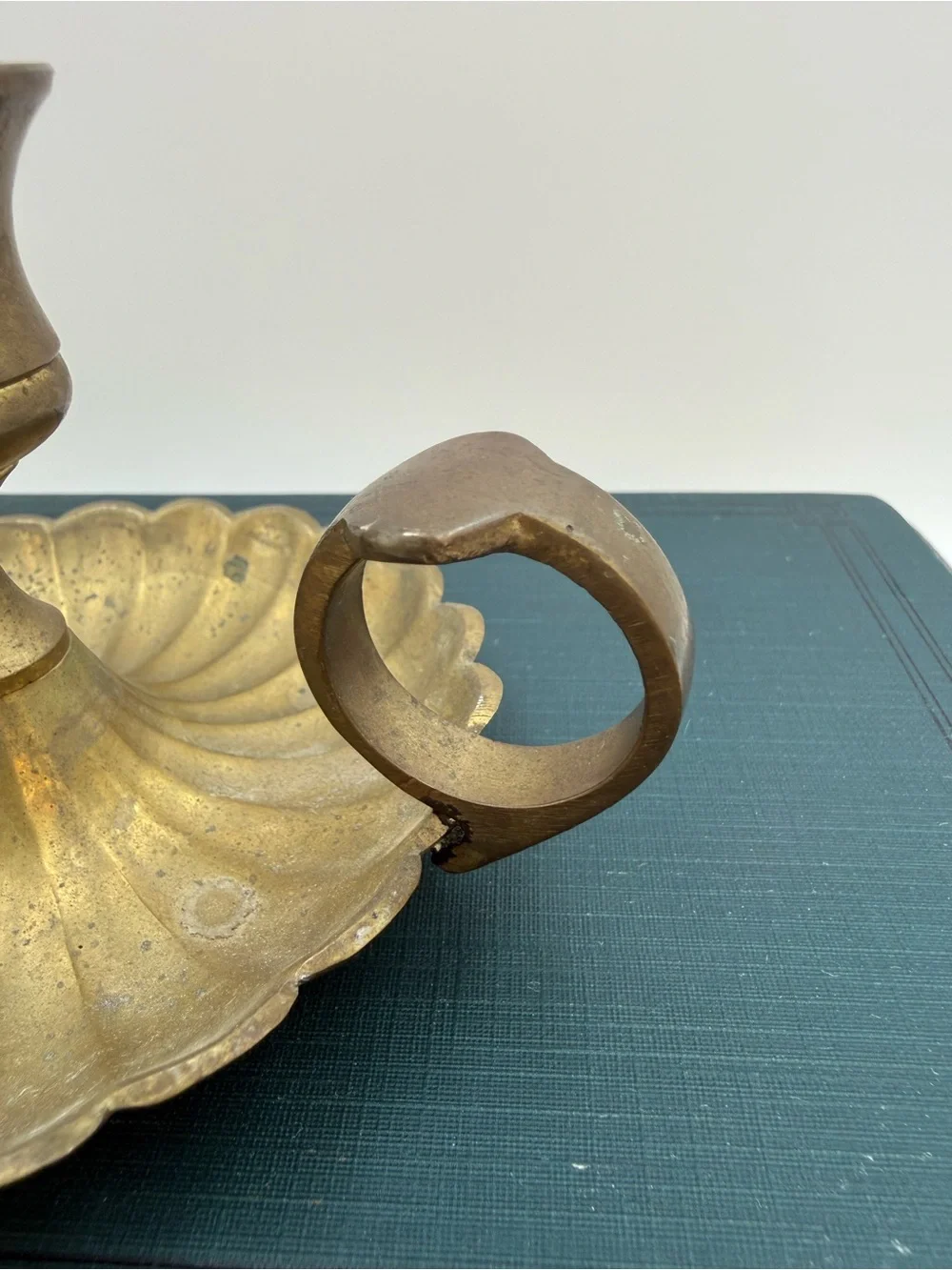 Vintage Brass Chamberstick Candle Holder Scalloped Saucer Base Finger Loop
